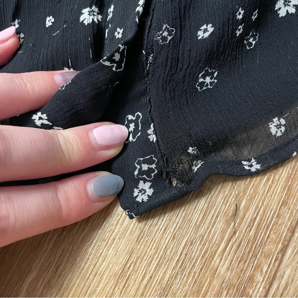 H&M Long Sleeve Black Floral Top - Picture 8 of 8